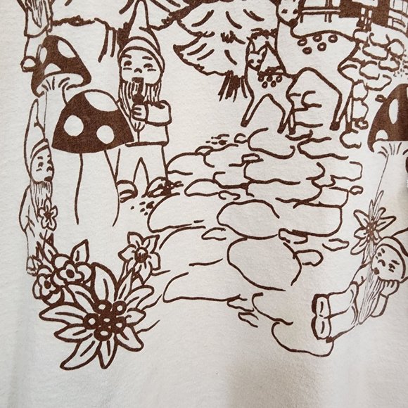 RARE Made with love by Hannah black forest fun toadstool graphic tee woman's XL - Picture 7 of 9